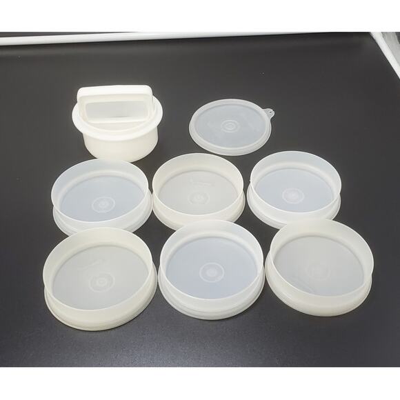 VTG Tupperware 882 4” Hamburger Press & 6 Hamburger Keepers 1 Seal - Picture 3 of 4